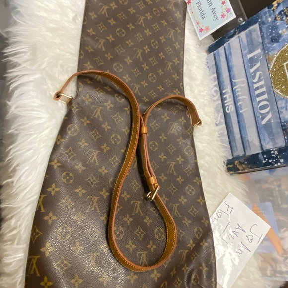 💗💗💗SOLD💗💗💗

🤩🤩🤩SALSA GM CROSSBODY🤩🤩🤩 - Picture 8 of 13